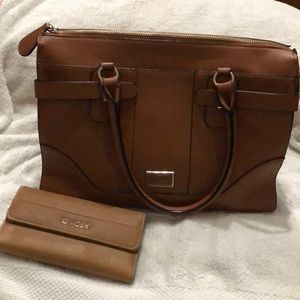 Guess Shoulder bag and Wallet Set